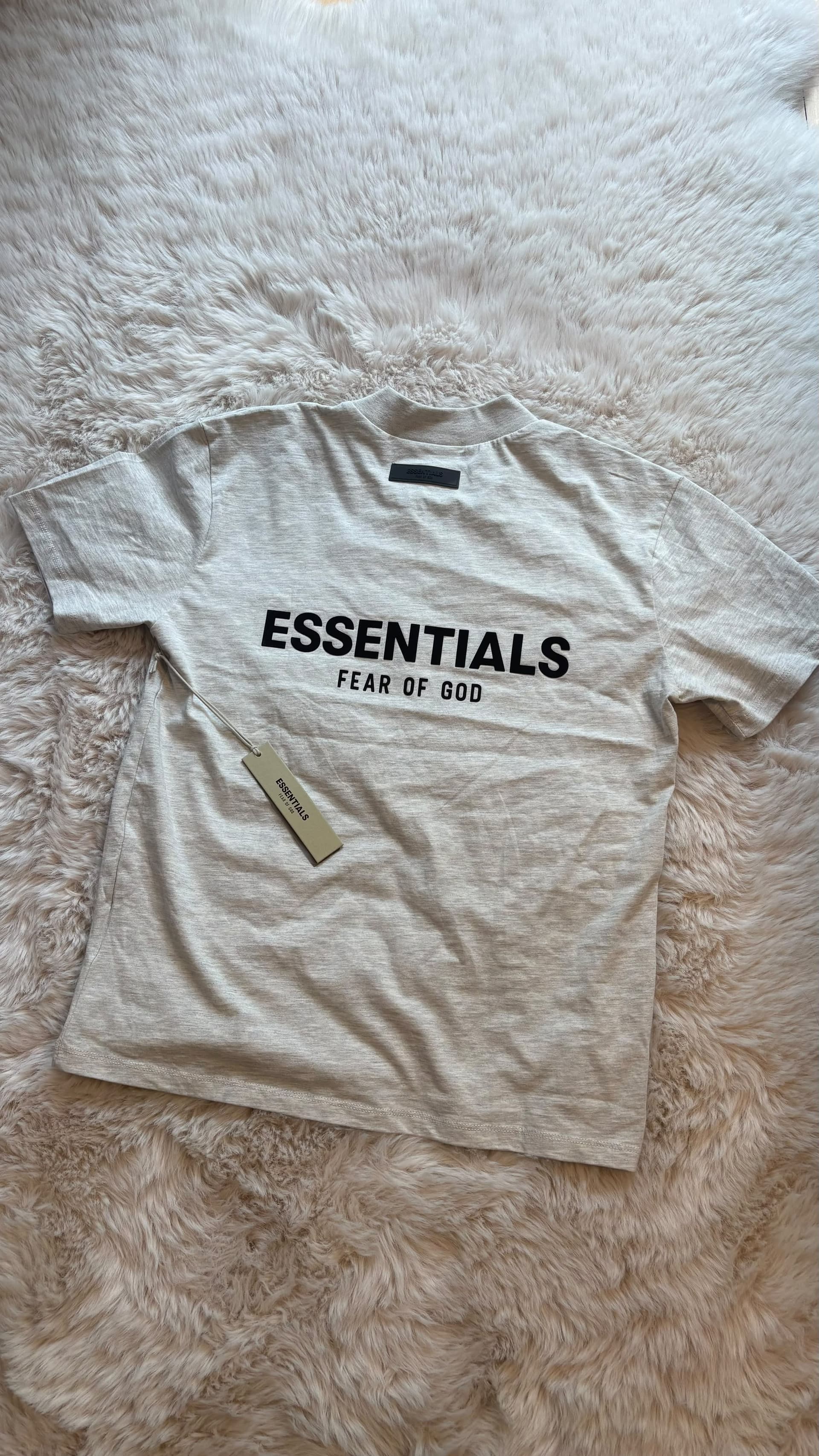 Essentials T-Shirt 